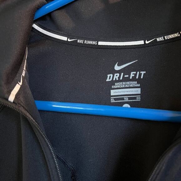 Nike women’s XL “JUST DO IT” logo, Dri-FIT black 1/4 zip long sleeve - Picture 7 of 12